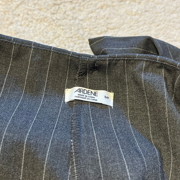 ⭐️NEVER WORN NWT⭐️ Grey And White Pleated Mini Skirt With Shorts - Picture 5 of 6